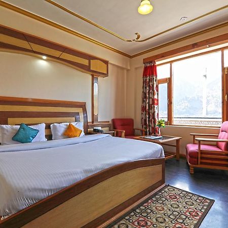Hotel Prini Inn Manāli エクステリア 写真