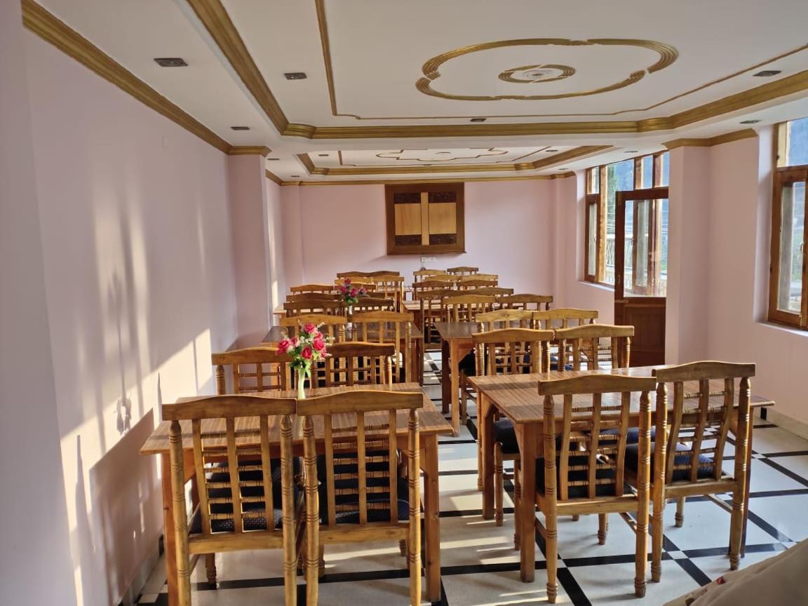 Hotel Prini Inn Manāli エクステリア 写真