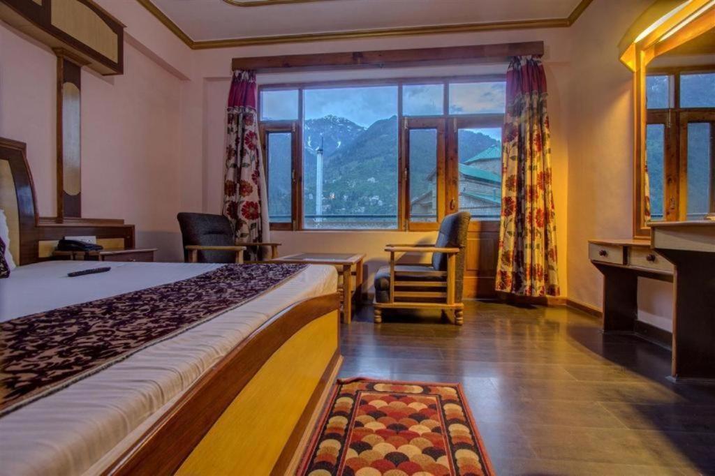 Hotel Prini Inn Manāli エクステリア 写真