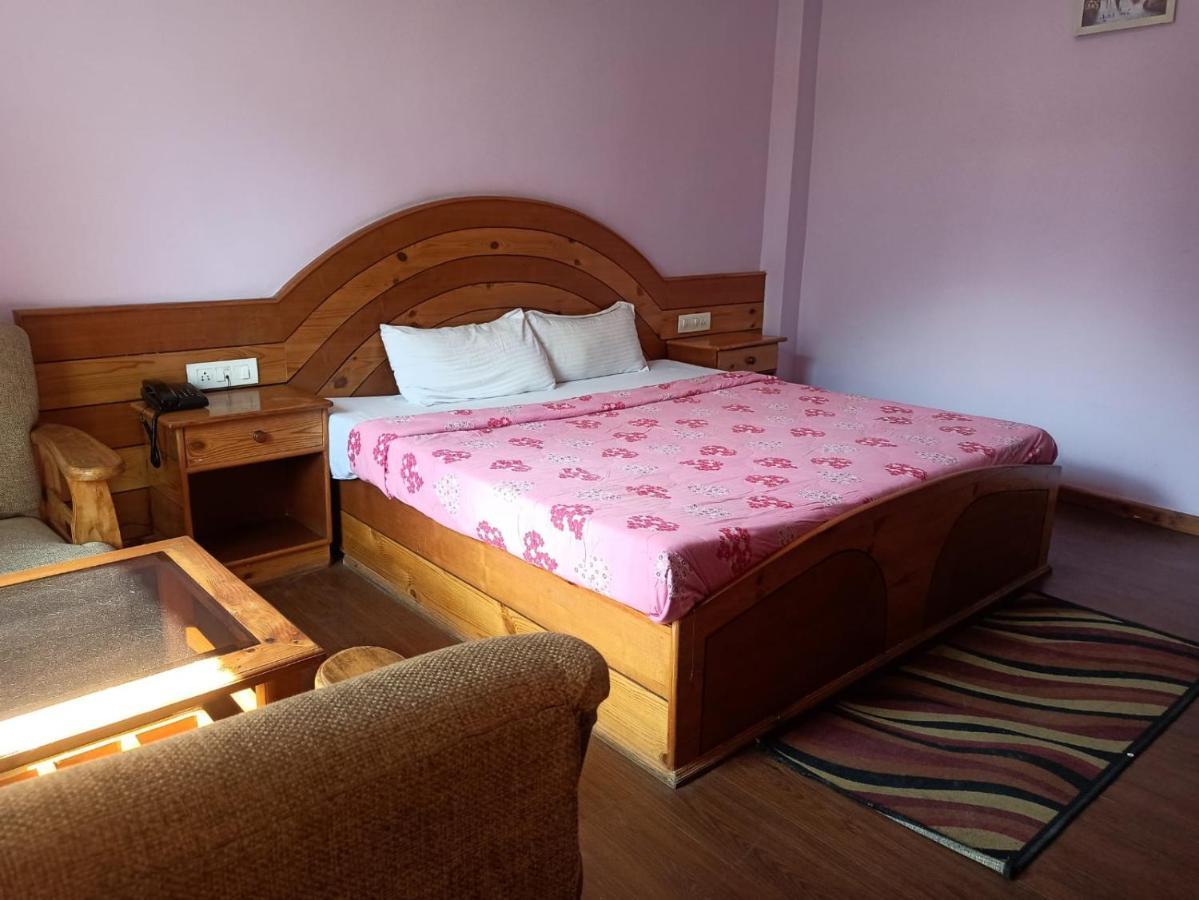 Hotel Prini Inn Manāli エクステリア 写真