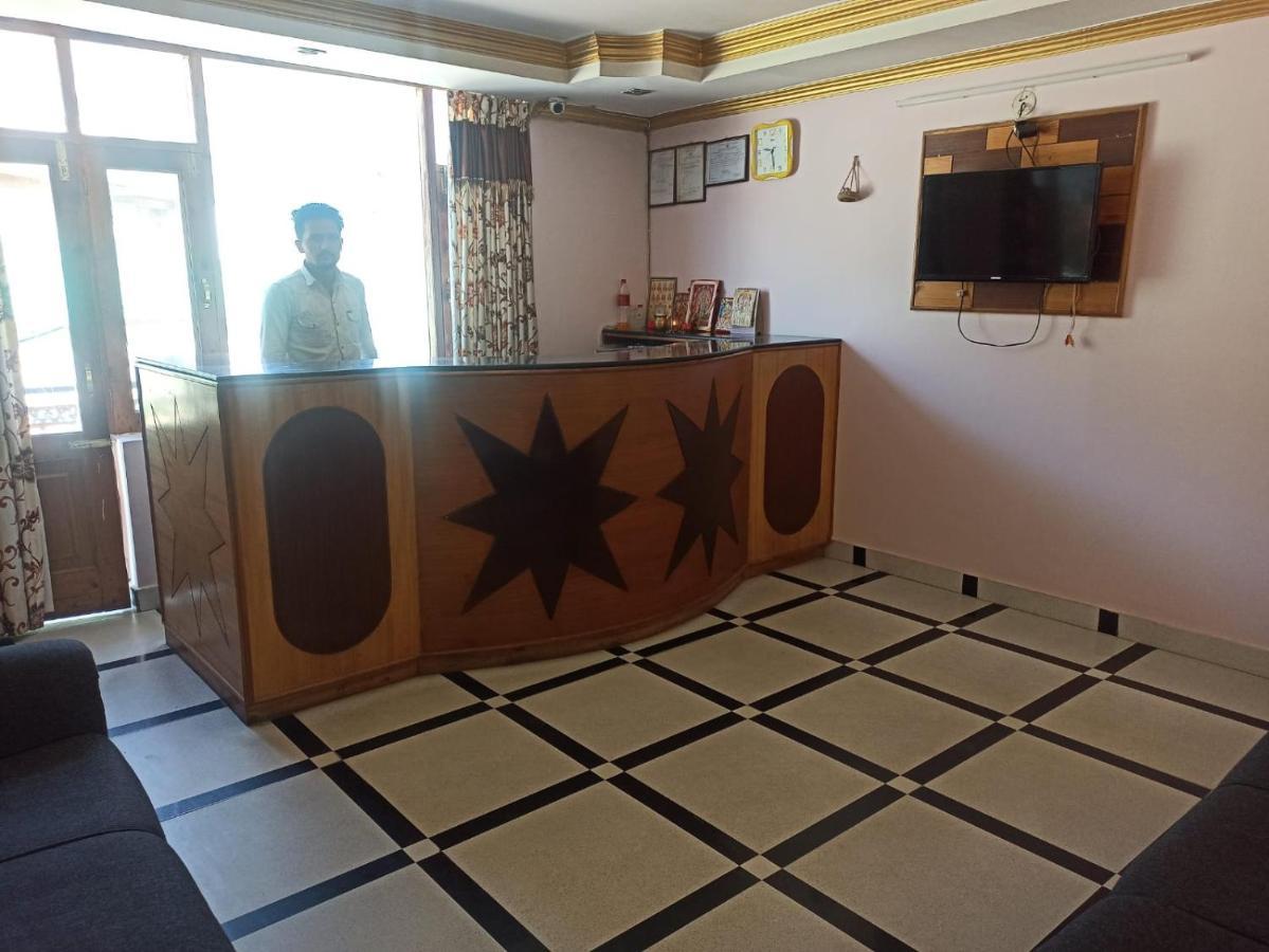Hotel Prini Inn Manāli エクステリア 写真