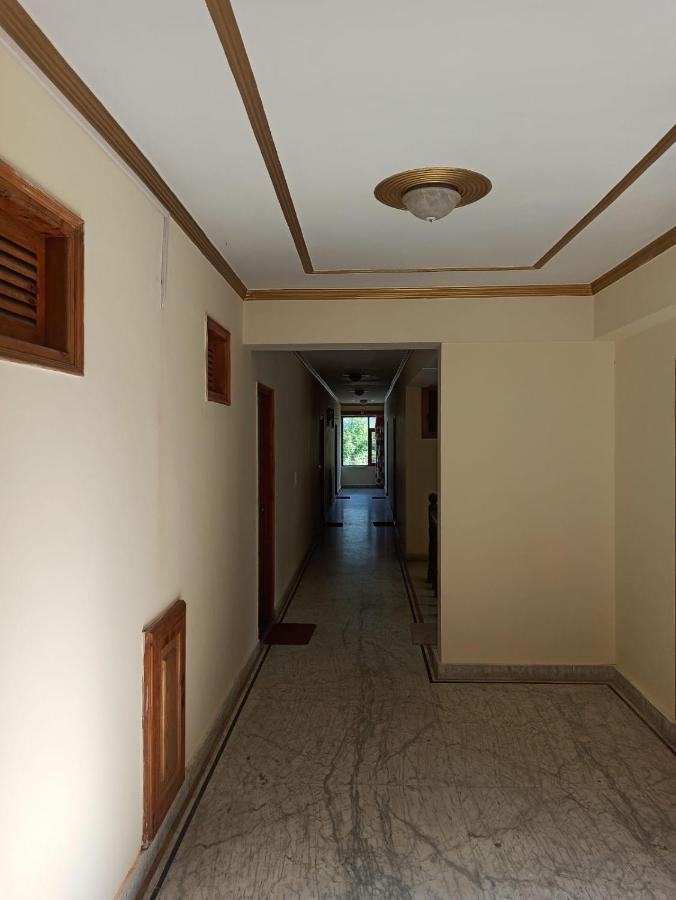 Hotel Prini Inn Manāli エクステリア 写真