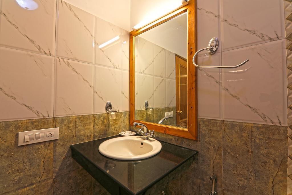 Hotel Prini Inn Manāli エクステリア 写真