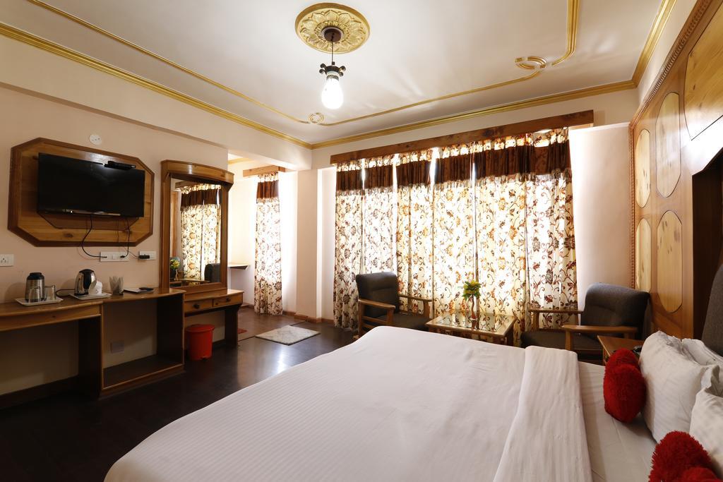 Hotel Prini Inn Manāli エクステリア 写真