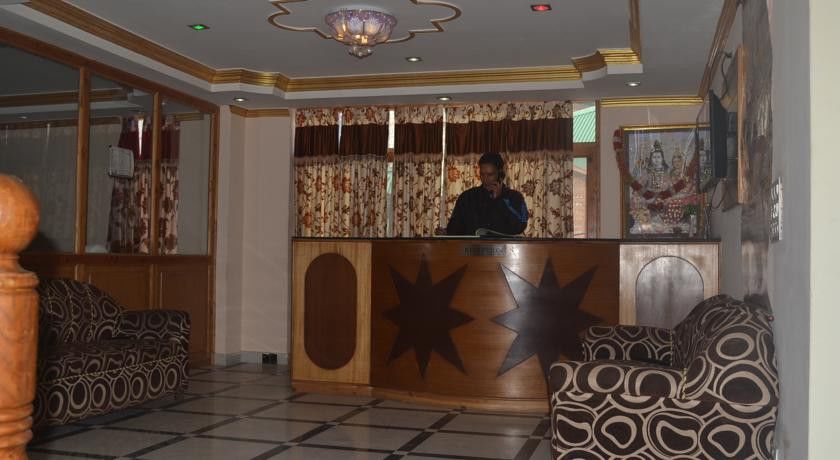 Hotel Prini Inn Manāli エクステリア 写真